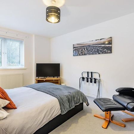 Stylish 2 Bedroom Apartment, Central Exeter, Parking On Site المظهر الخارجي الصورة