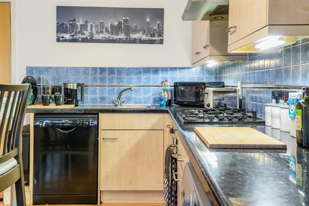 Stylish 2 Bedroom Apartment, Central Exeter, Parking On Site المظهر الخارجي الصورة