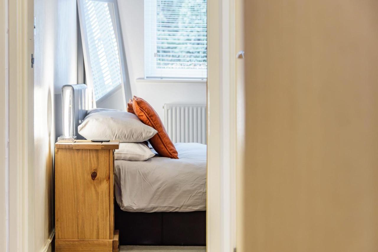 Stylish 2 Bedroom Apartment, Central Exeter, Parking On Site المظهر الخارجي الصورة