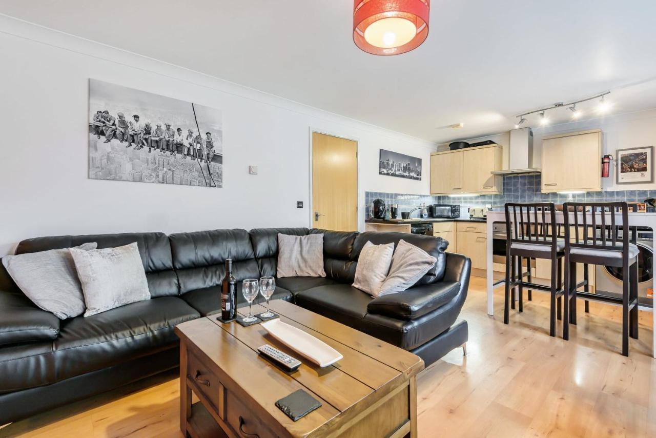 Stylish 2 Bedroom Apartment, Central Exeter, Parking On Site المظهر الخارجي الصورة