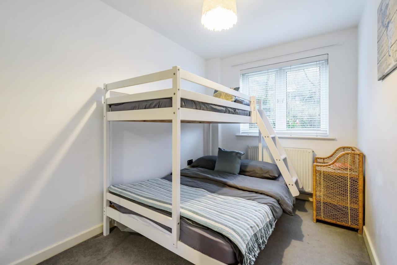 Stylish 2 Bedroom Apartment, Central Exeter, Parking On Site المظهر الخارجي الصورة