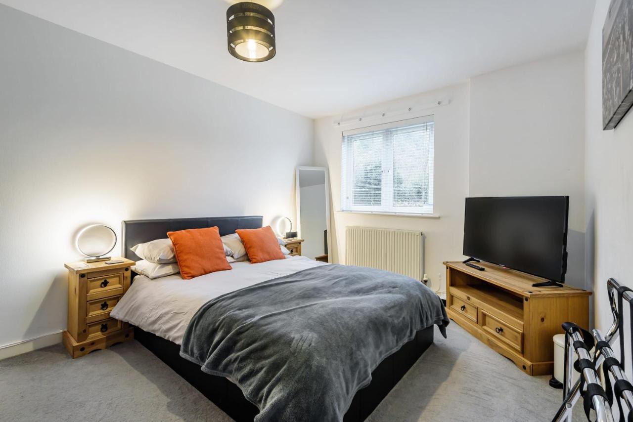 Stylish 2 Bedroom Apartment, Central Exeter, Parking On Site المظهر الخارجي الصورة