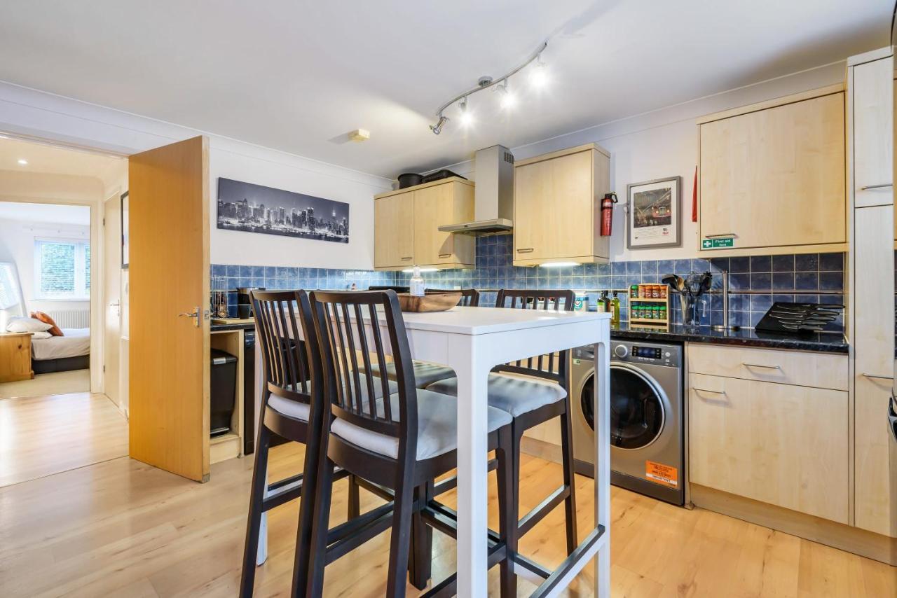 Stylish 2 Bedroom Apartment, Central Exeter, Parking On Site المظهر الخارجي الصورة