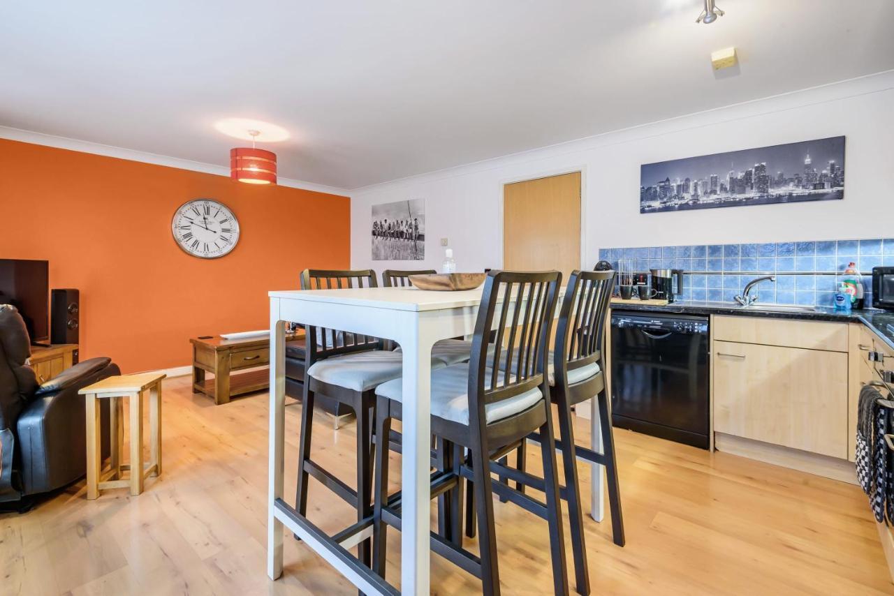 Stylish 2 Bedroom Apartment, Central Exeter, Parking On Site المظهر الخارجي الصورة