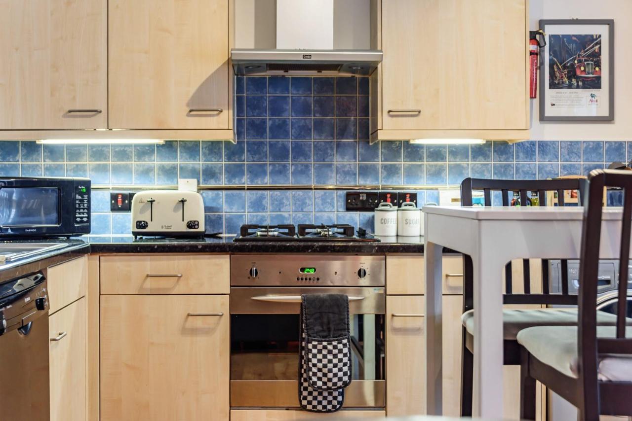 Stylish 2 Bedroom Apartment, Central Exeter, Parking On Site المظهر الخارجي الصورة